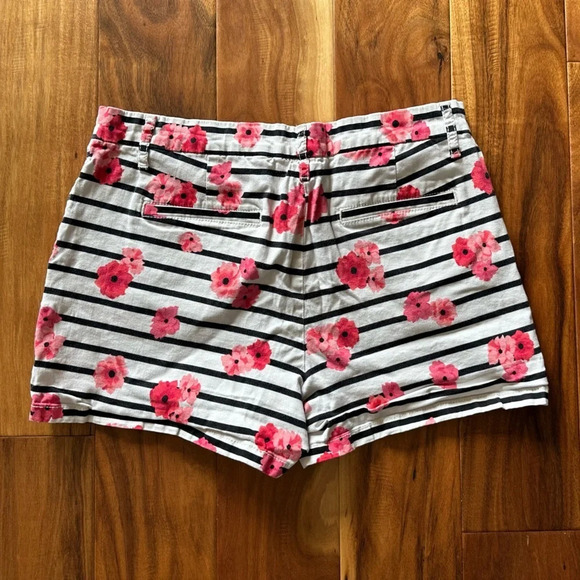 Elle White and Black Stripe High Waisted Shorts with Pink Floral Design size 8 - Picture 2 of 3